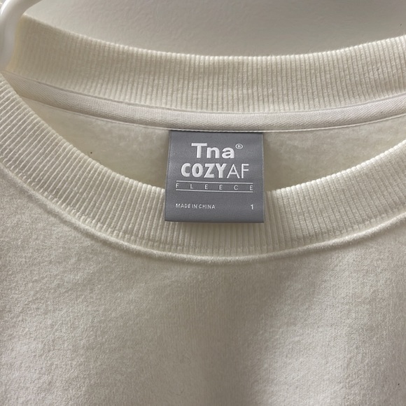 Aritzia TNA short hoodie - Picture 2 of 4
